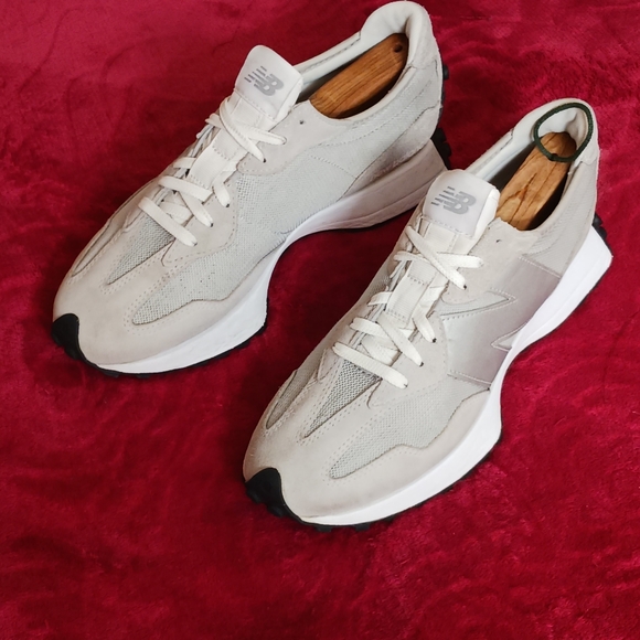 New Balance 327 Streetwear/Lifestyle/Athletic Shoes Size 9.5 Men/11 Women - Picture 4 of 10